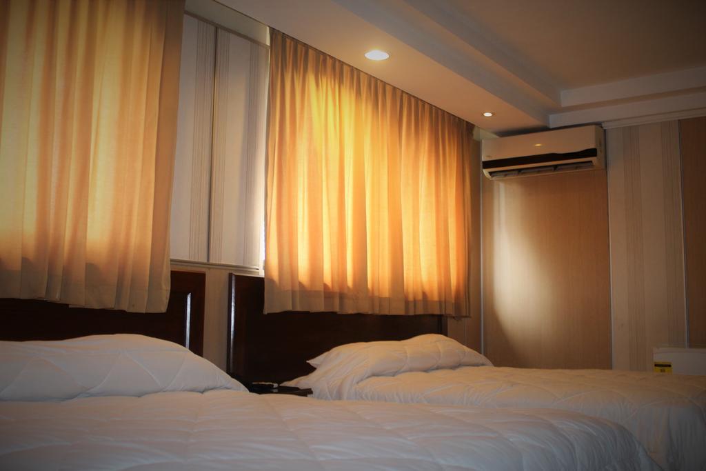 Hotel Roma Plaza Panama City Exterior photo